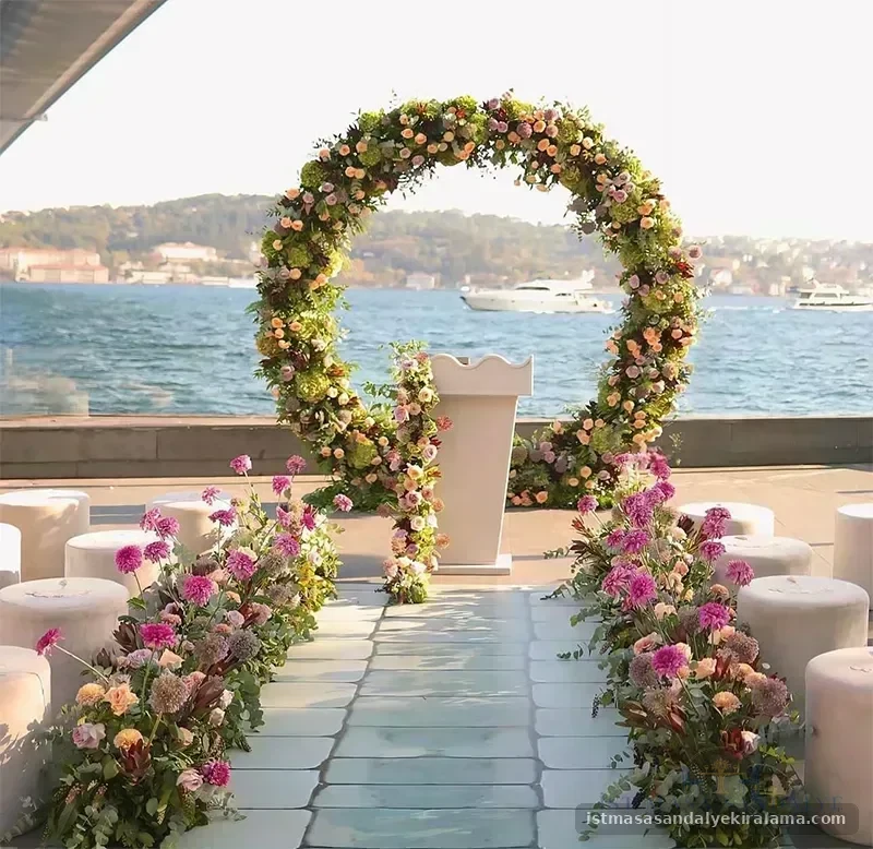 Şık Nikah Masası Konsept Süsleme
